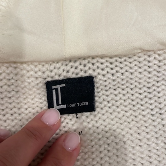 Love Token faux fur knitted vest size medium G20 - Picture 5 of 5